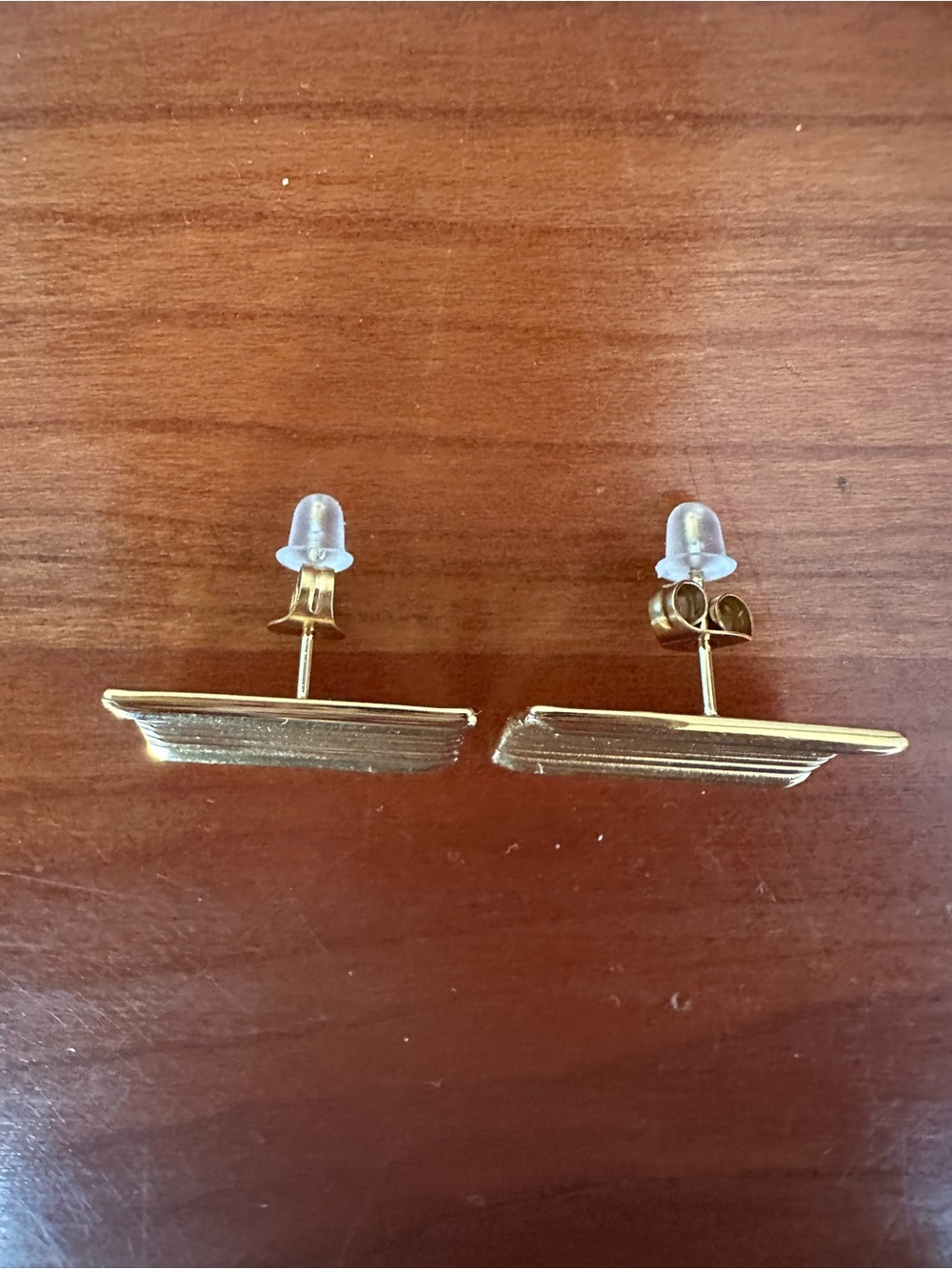 Women’s Modern large stud Earrings Gold Rectangular Ribbed - Picture 5 of 5